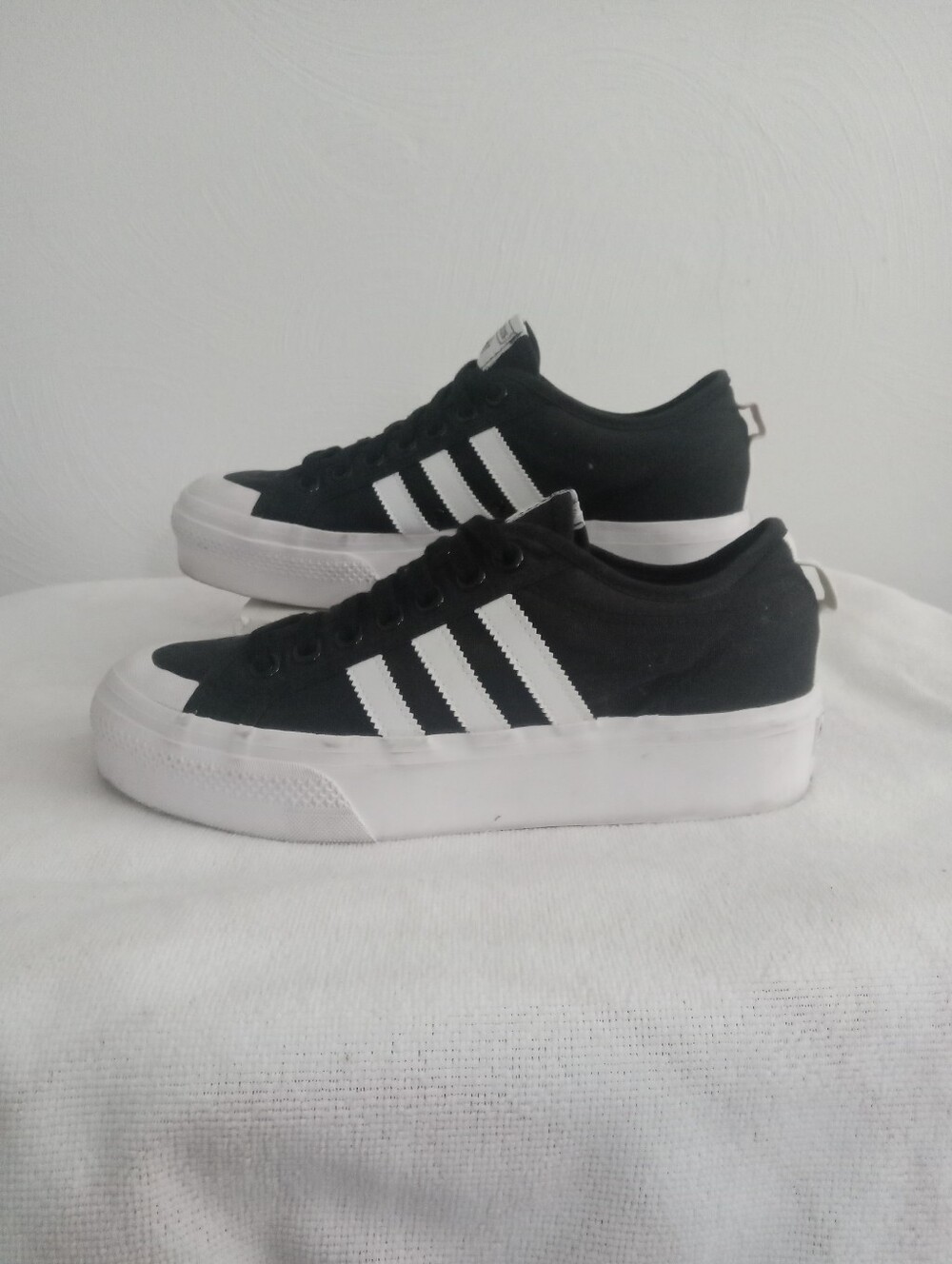 Adidas "Nizza" Women Platform Sneakers Black & White Sz 10.5